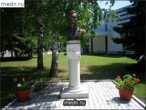 Памятник М. Горького