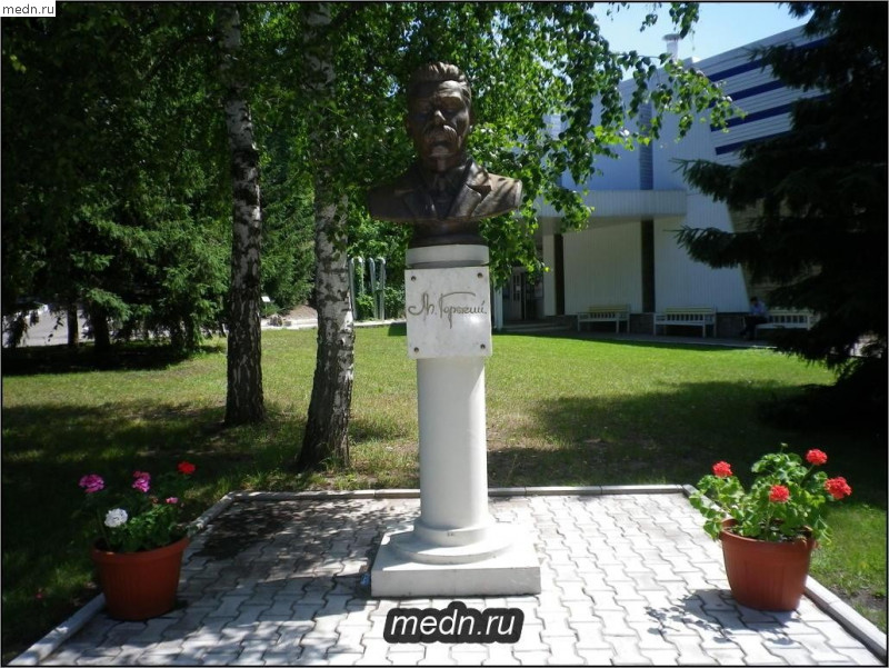 Памятник М. Горького