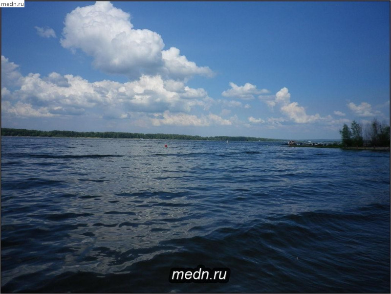 Течет река Волга